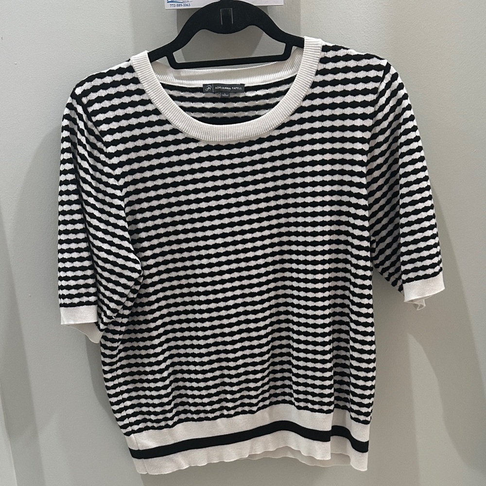 Adrianna Papell Black and White Striped Knit Top Short Sleeve Crew Neck